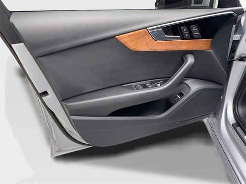 Used 2023 Audi A4 2.0T Premium w/ Convenience Package image 27