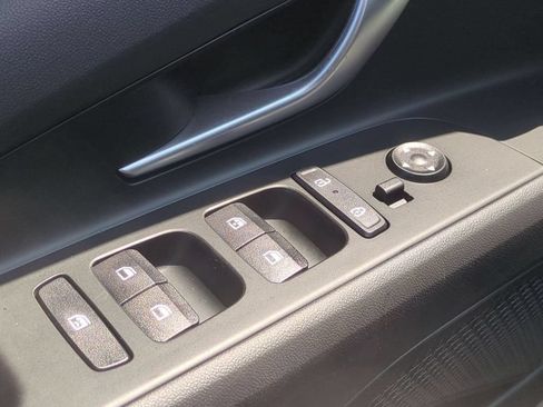 Certified 2024 Hyundai Elantra Limited FWD image 11