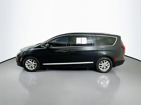 Used 2021 Chrysler Pacifica Touring-L image 4