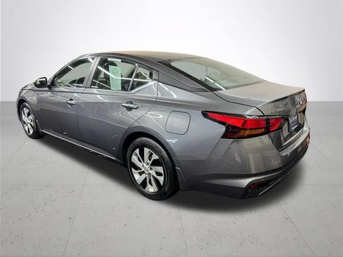 Used 2024 Nissan Altima 2.5 S FWD image 4