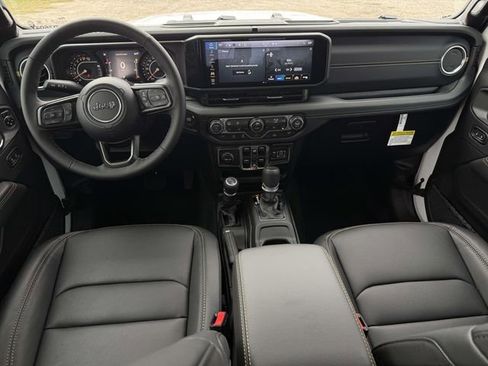 New 2026 Jeep Gladiator Mojave AWD/4WD image 5