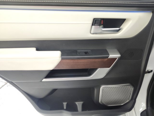 Used 2024 Toyota Sequoia Capstone AWD/4WD image 6