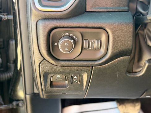 Used 2026 RAM 1500 Laramie AWD/4WD image 11