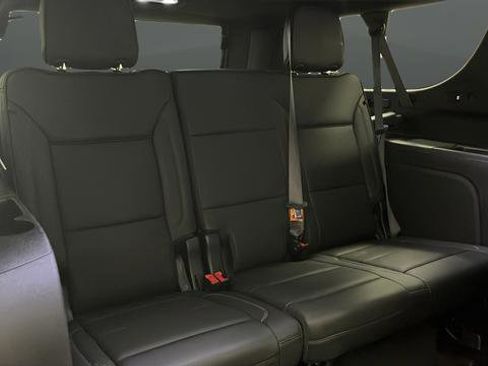 Used 2024 GMC Yukon XL Denali AWD/4WD image 25