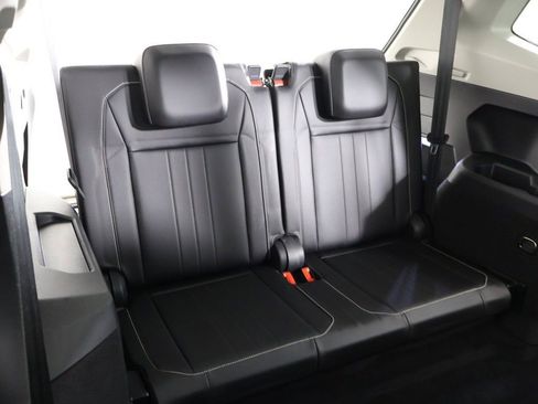 Used 2022 Volkswagen Tiguan SE FWD image 36