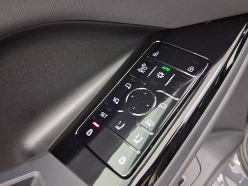 Used 2025 Audi Q6 e-tron Premium Plus w/ Premium Plus image 12