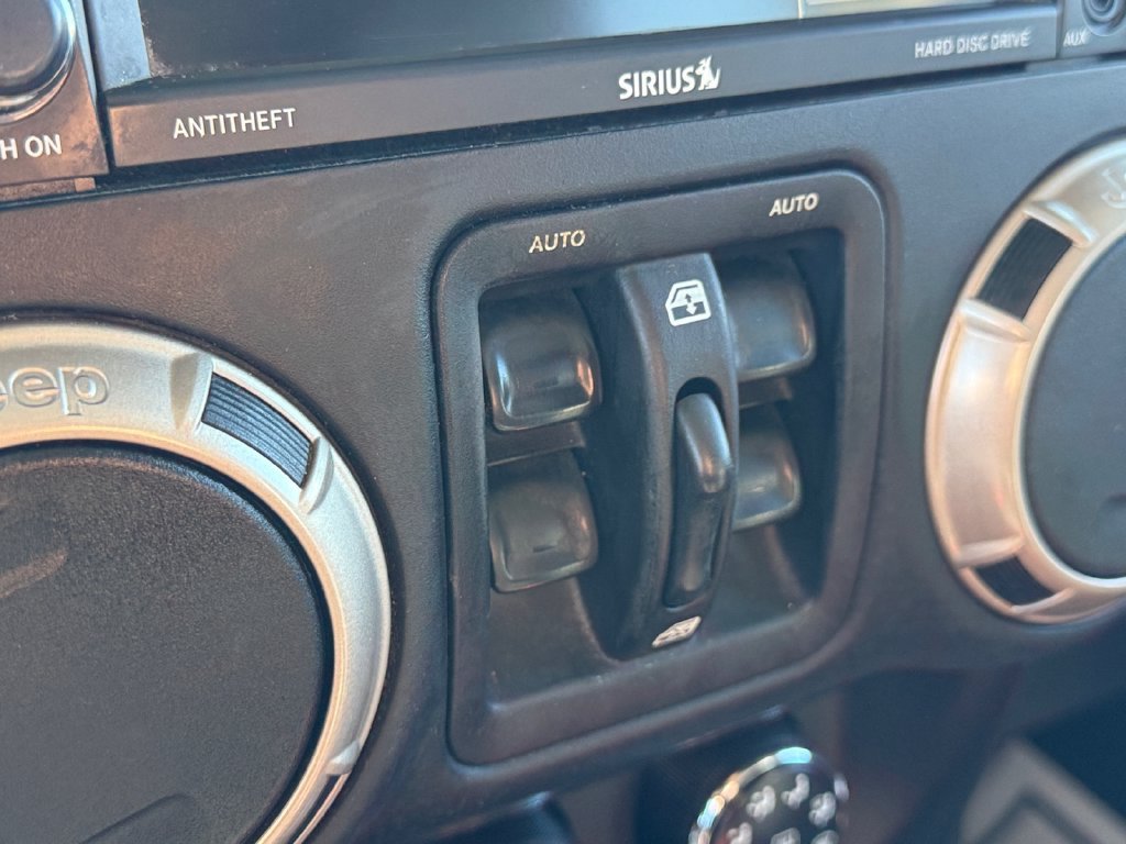 Used 2016 Jeep Wrangler Unlimited Sahara AWD/4WD image 31