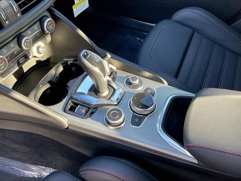 New 2025 Alfa Romeo Giulia w/ Driving Assist Package image 8