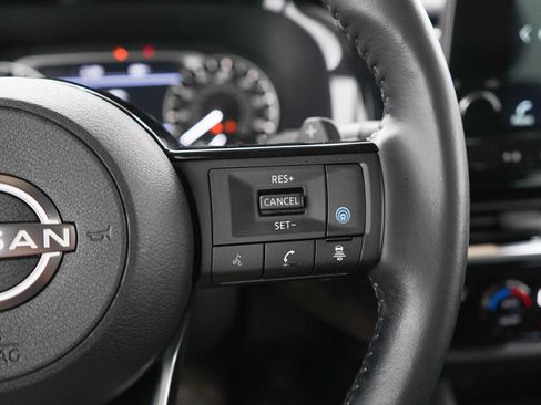 Used 2023 Nissan Pathfinder SL AWD/4WD image 28