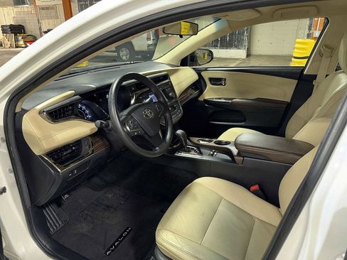 Used 2014 Toyota Avalon XLE FWD image 28