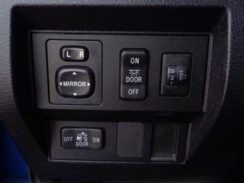 Used 2017 Toyota Tundra SR5 w/ TRD Off Road Package AWD/4WD image 10