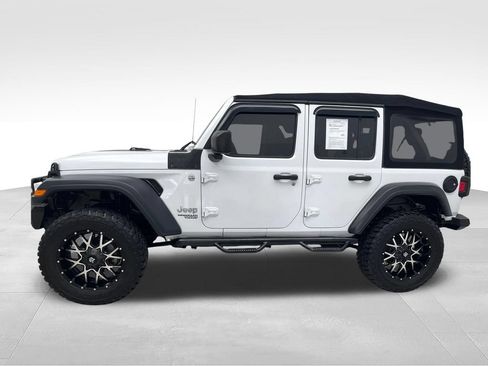 Used 2018 Jeep Wrangler Unlimited Sport AWD/4WD image 2