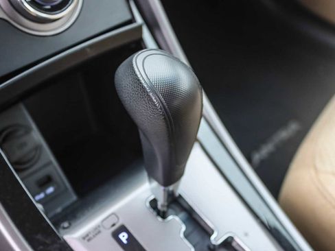 Used 2013 Hyundai Elantra GLS w/ Preferred Pkg image 17