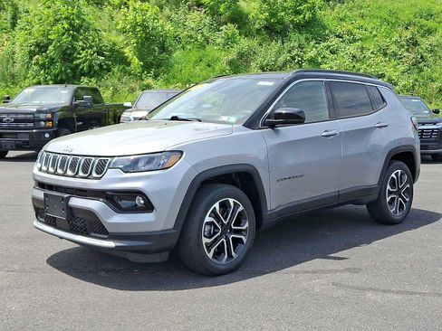 Used 2024 Jeep Compass Limited AWD/4WD image 3