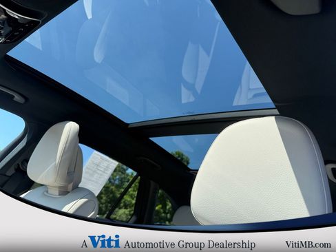 Used 2024 Mercedes-Benz GLC 300 4MATIC image 19