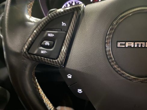 Used 2018 Chevrolet Camaro LT RWD image 9
