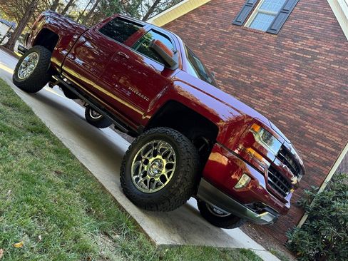 Used 2017 Chevrolet Silverado 1500 LT w/ All Star Edition image 26