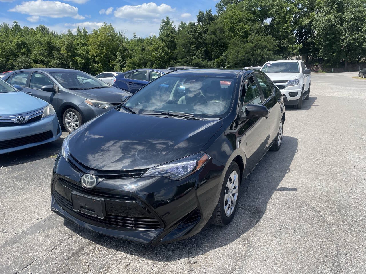 Used 2017 Toyota Corolla LE w/ Carpet Mat Package (TMS) FWD image 2
