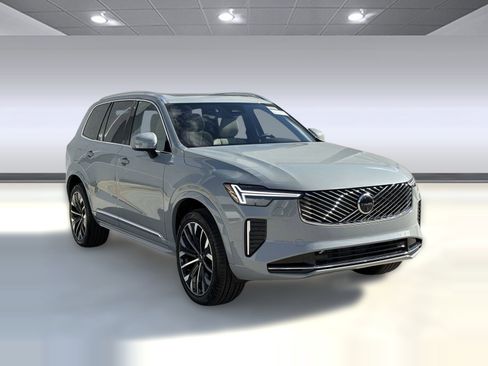 New 2026 Volvo XC90 B6 Plus w/ Protection Package Premier image 7