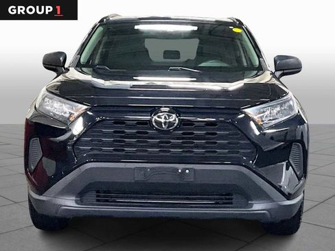 Used 2019 Toyota RAV4 LE image 3