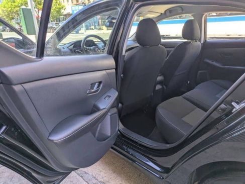 Used 2024 Nissan Sentra SV w/ SV Premium Package image 7