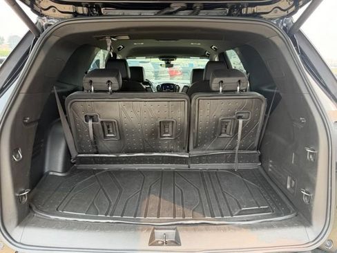 Used 2023 Chevrolet Traverse RS w/ LPO, Floor Liner Package AWD/4WD image 39