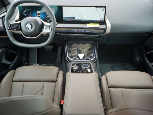 Used 2025 BMW X3 xDrive30i w/ Convenience Package image 12