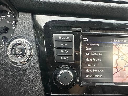 Used 2019 Nissan Rogue SV w/ Premium Package FWD image 12