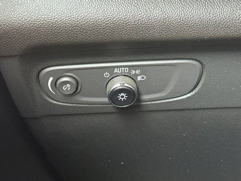 Used 2023 Buick Envision Essence FWD image 43