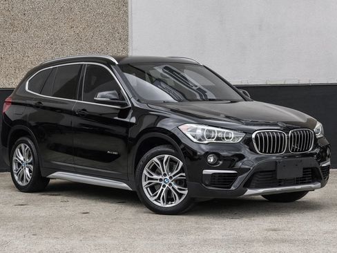 Used 2017 BMW X1 xDrive28i w/ Premium Package AWD/4WD image 6