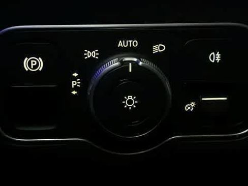 Certified 2026 Mercedes-Benz GLB 35 AMG 4MATIC image 17