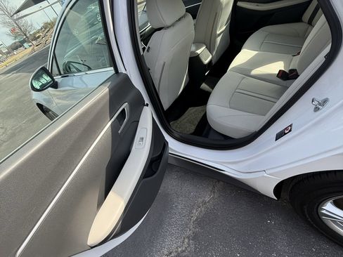 Used 2023 Hyundai Sonata SE image 11