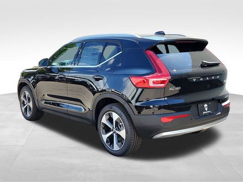 New 2025 Volvo XC40 B5 Core w/ Protection Package Premier AWD/4WD image 5