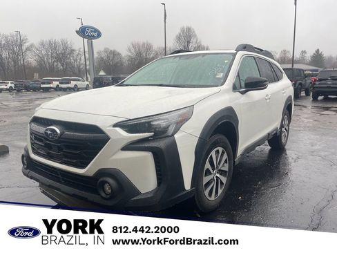 Used 2023 Subaru Outback Premium image 1