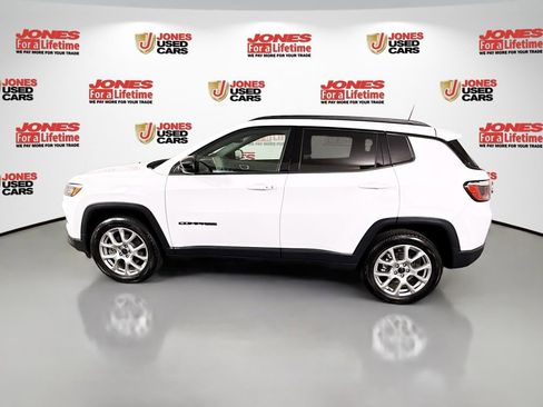 Used 2025 Jeep Compass Latitude w/ Altitude Special Edition AWD/4WD image 13