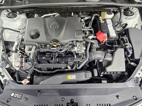 Used 2024 Toyota Camry SE image 13