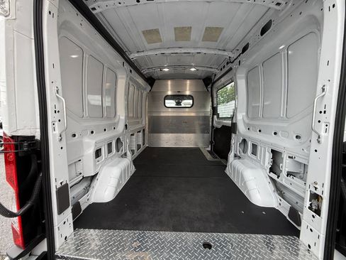 Used 2023 Ford Transit 250 Medium Roof AWD image 9