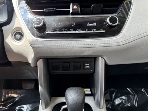 Used 2022 Toyota Corolla Cross LE FWD image 24