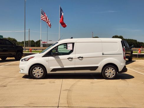 Used 2023 Ford Transit Connect XLT FWD image 4