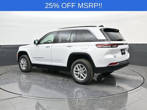New 2025 Jeep Grand Cherokee Laredo X w/ Luxury Tech Group I AWD/4WD image 4