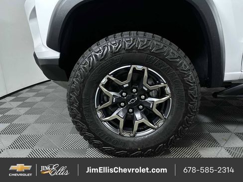 Certified 2026 Chevrolet Colorado ZR2 w/ Technology Package AWD/4WD image 32