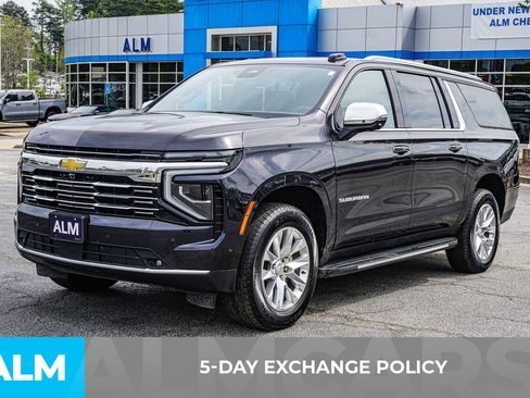 Used 2025 Chevrolet Suburban Premier AWD/4WD image 4