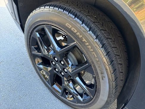 Used 2024 Chevrolet Traverse RS image 34