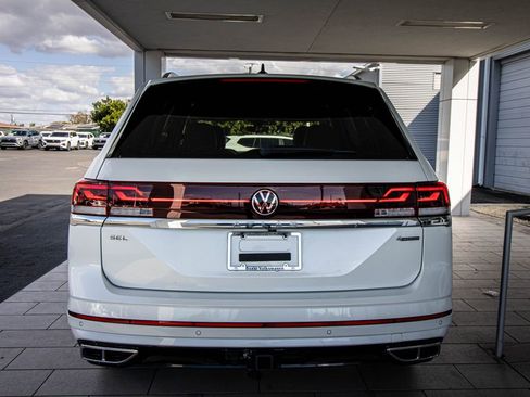 Used 2024 Volkswagen Atlas SEL Premium R-Line image 21
