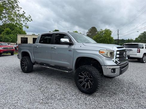 Used 2018 Toyota Tundra Limited w/ Limited Premium Package AWD/4WD image 9