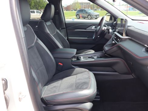 Used 2025 Ford Explorer ST AWD/4WD image 15