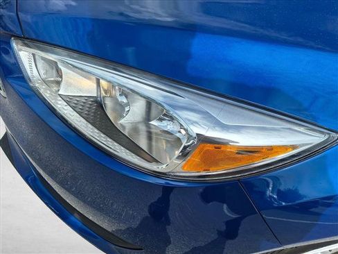 Used 2018 Ford Focus SE FWD image 9