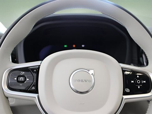 New 2026 Volvo XC60 T8 Ultra w/ Protection Package Premier image 18