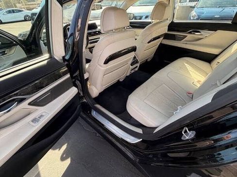Used 2018 BMW 740e xDrive AWD/4WD image 13
