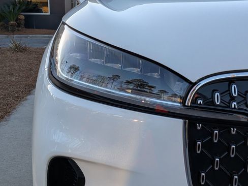 Certified 2025 Lincoln Aviator Reserve image 11